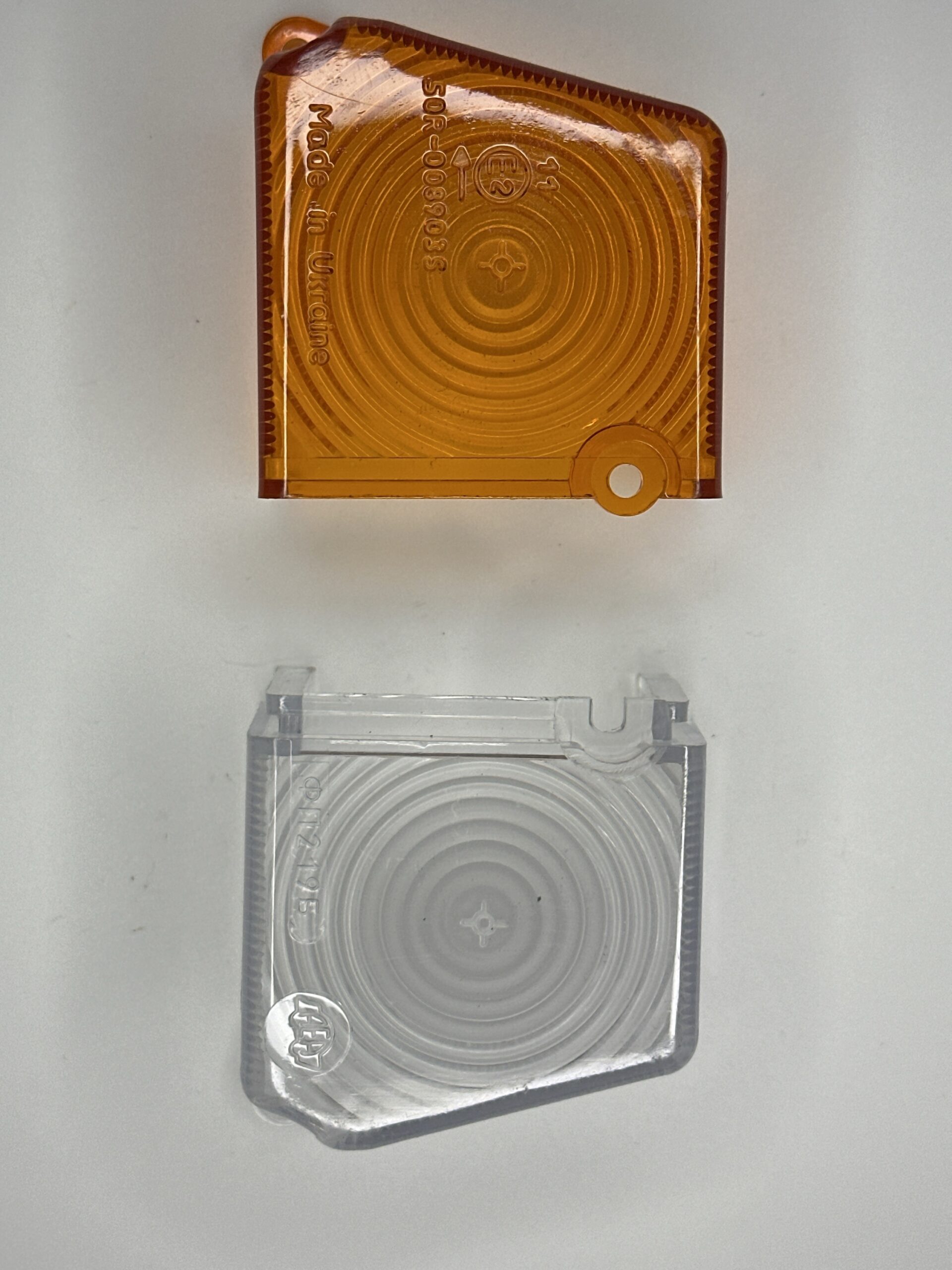 Cabochon feu avant de panier